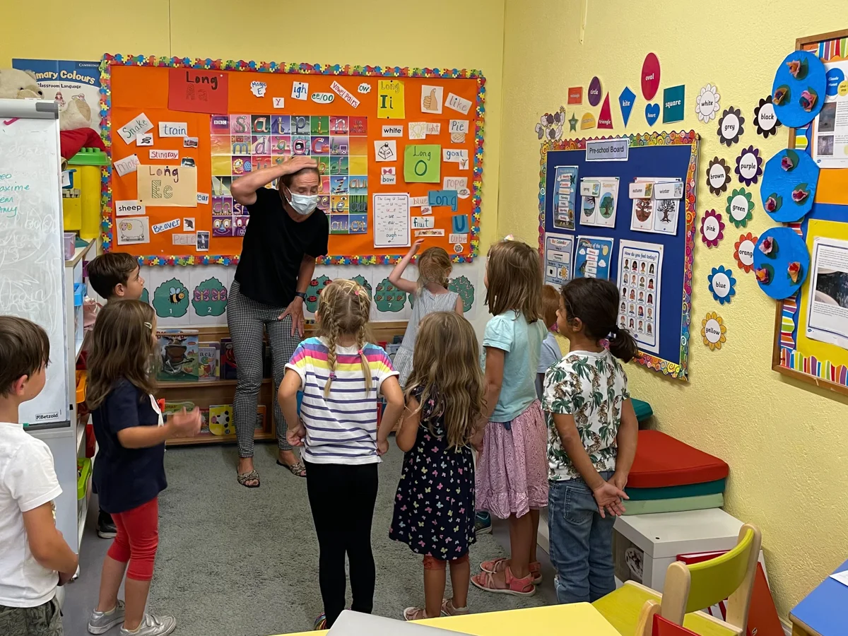 Learn & Play in English